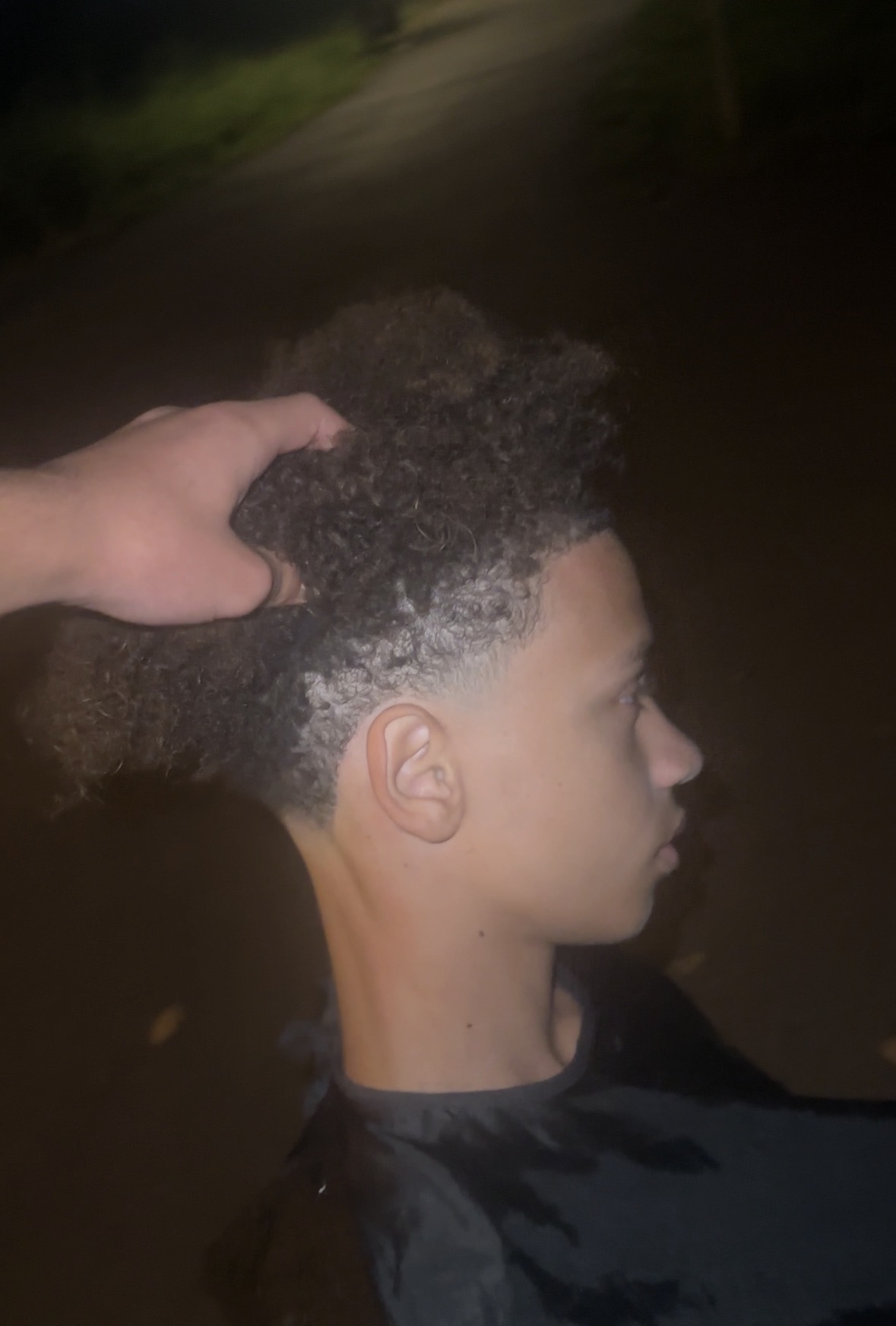 Curly Afro mit Taper Fade